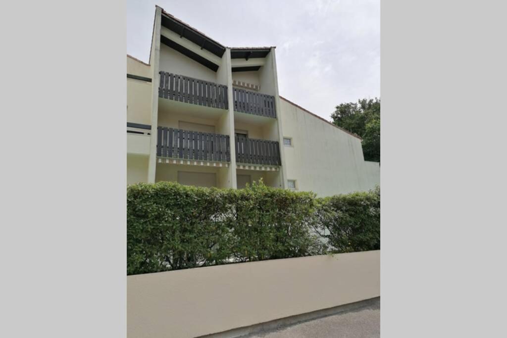 Agreable Studio Avec Terrasse A150M De La Plage Appartement Saint-Georges-de-Didonne Buitenkant foto